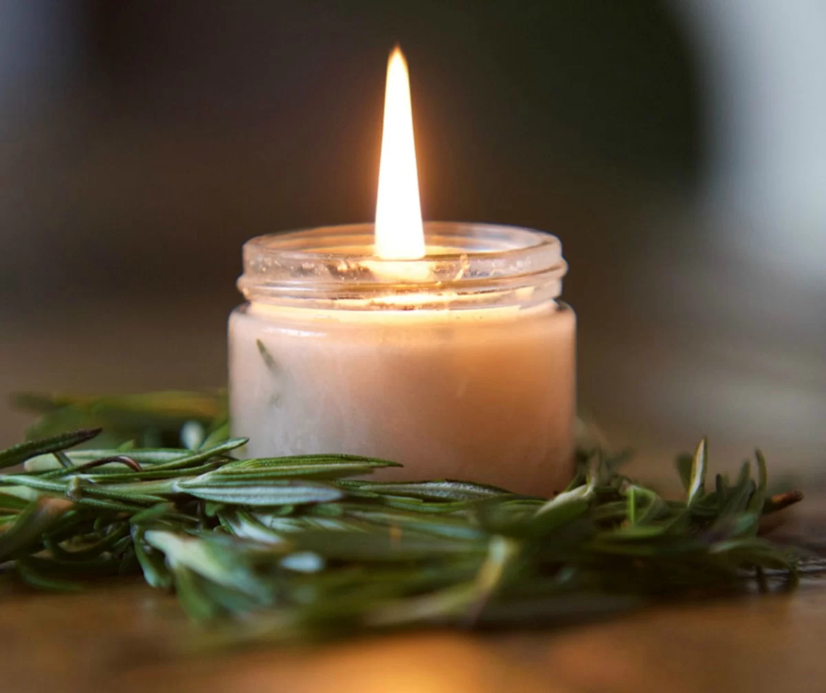 How to Make Scented Candles with a Herbal Fragrance