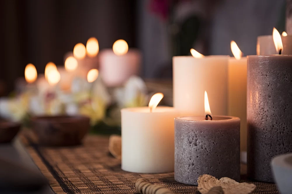 Best Candle Scents for Improving Your Mood