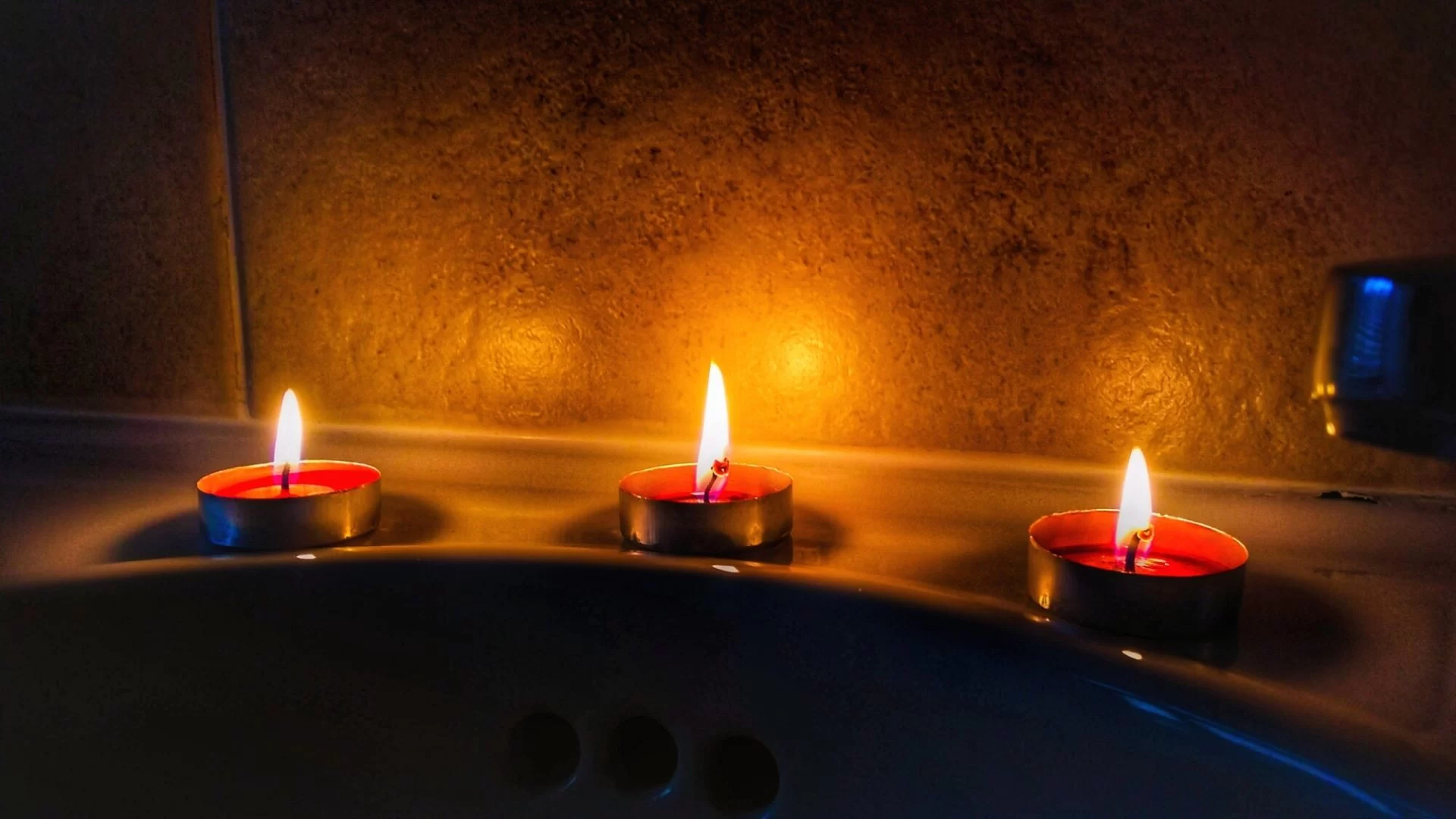 Expert Candle Lighting Tips for the Perfect Ambience