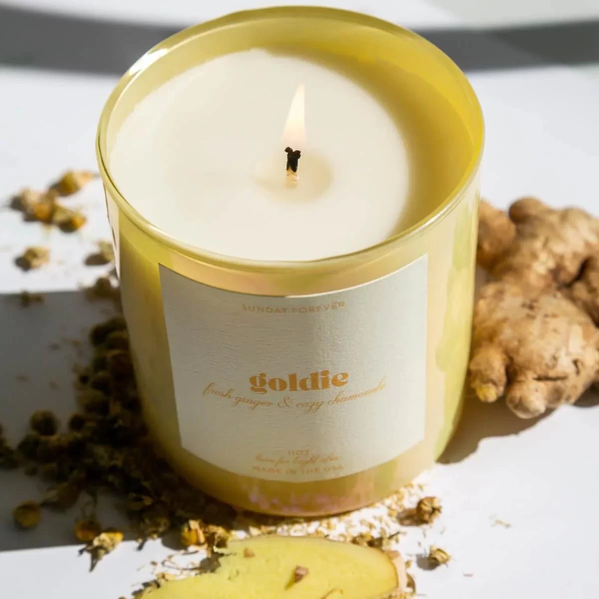 Golden Brush Ginger-Scented Candles for Relaxation: The Perfect Scent for a Calm and Peaceful Environment