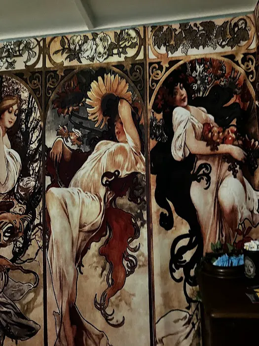 The Serpent's Key Shoppe & Sanctuary 4