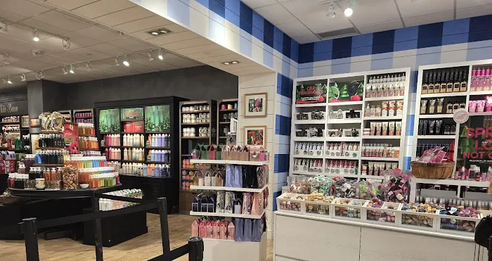 Bath & Body Works 1