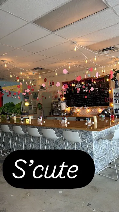 Lighthouse Candle & Scent Bar 4