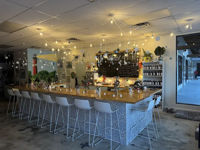 Lighthouse Candle & Scent Bar 6