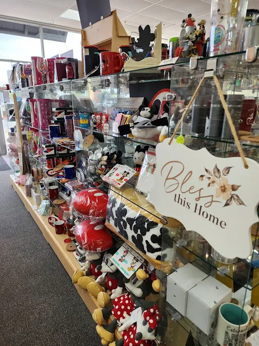 Cher's Hallmark Shop 7