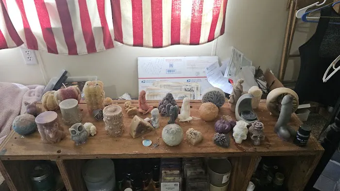 Randy's Skulls&Gemstones Candle&Candy Co 1