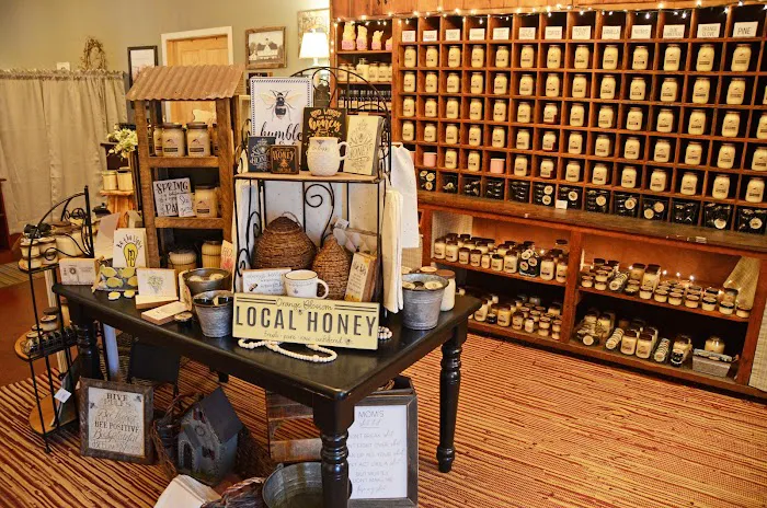 Hoosier Candle Company formerly Walnut Street Traditions 4