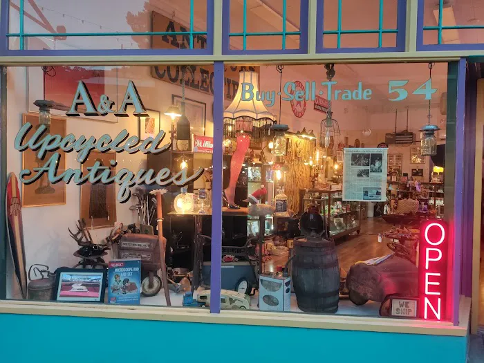 A&A Upcycled Antiques & Light Design 2