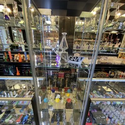 Glass City Tobacco VAPE SHOP CBD Kratom Juul Cigar shop Gifts Disposable vape