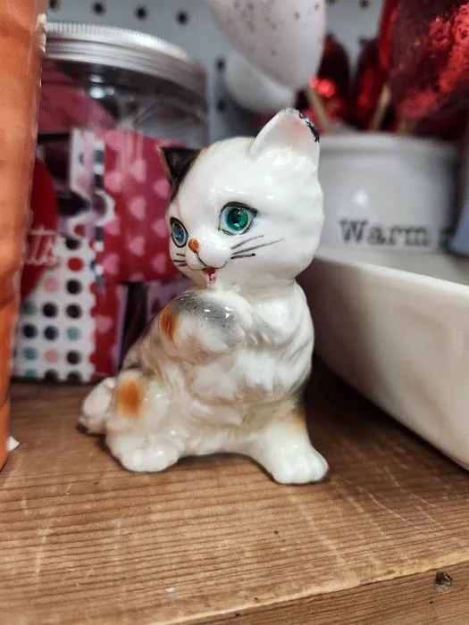 Betty's Attic & Jen's Jewels 4