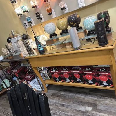 Unique Aromas Fragrance Shoppe