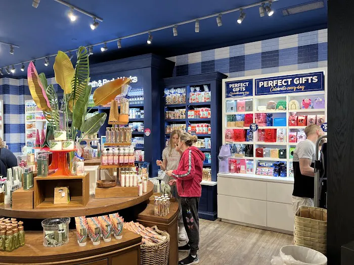 Bath & Body Works 4