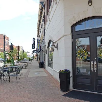 Willow and Pine Market
