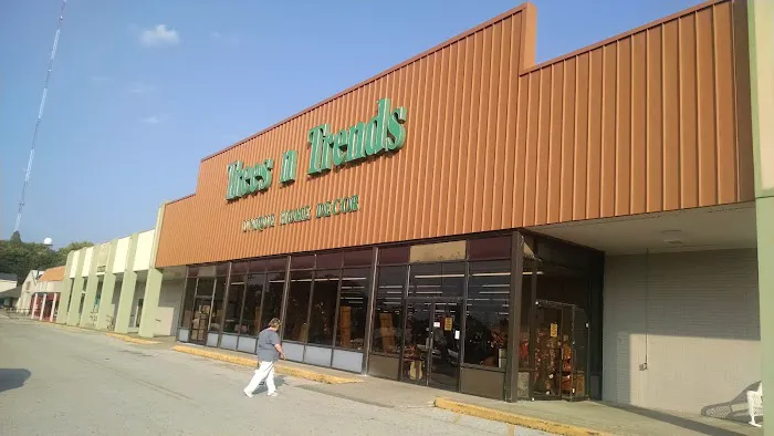 Trees n Trends - Henderson, KY 1