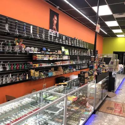 Smoke Center ( OPEN ON CHRISTMAS )