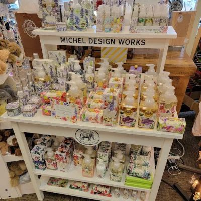 Chris' Hallmark Shop