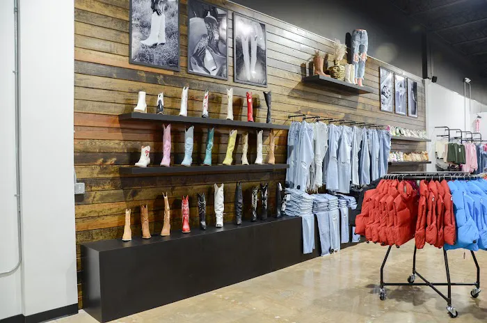 Delta T Boutique 7