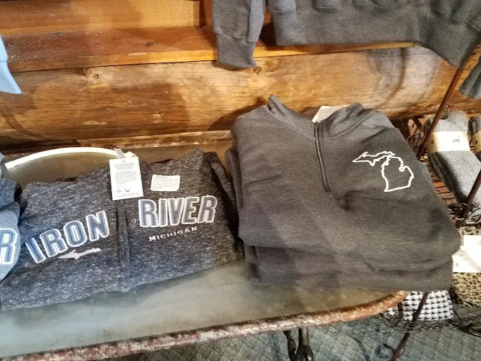 Silver Moon Gifts and Clothing 8
