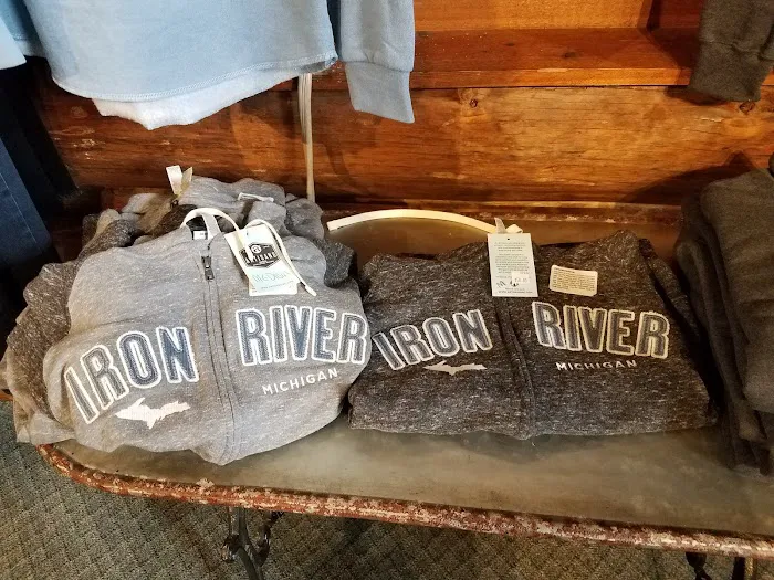 Silver Moon Gifts and Clothing 7
