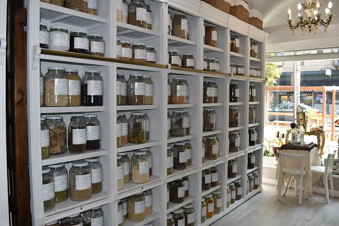 Raine n River Apothecary 4