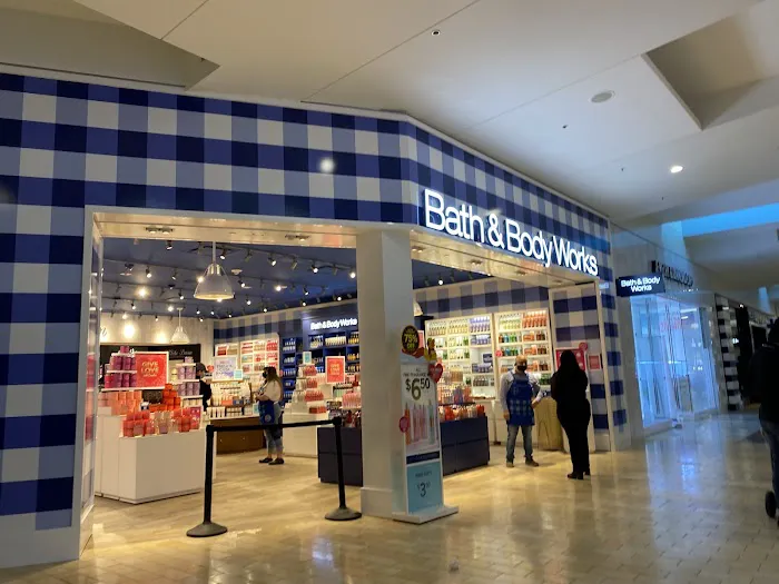 Bath & Body Works 1