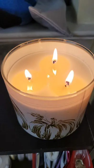 The White Barn Candle Co. 1