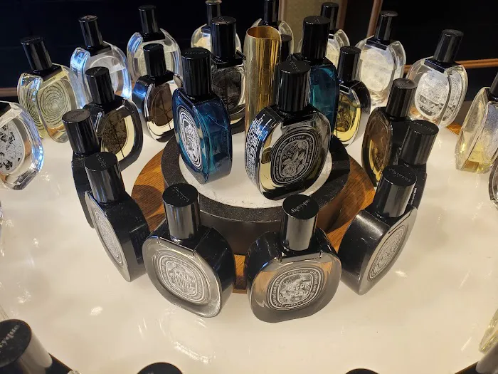 Diptyque Larchmont 4