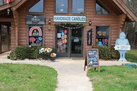 Crafty Mountain Candle Co. 4