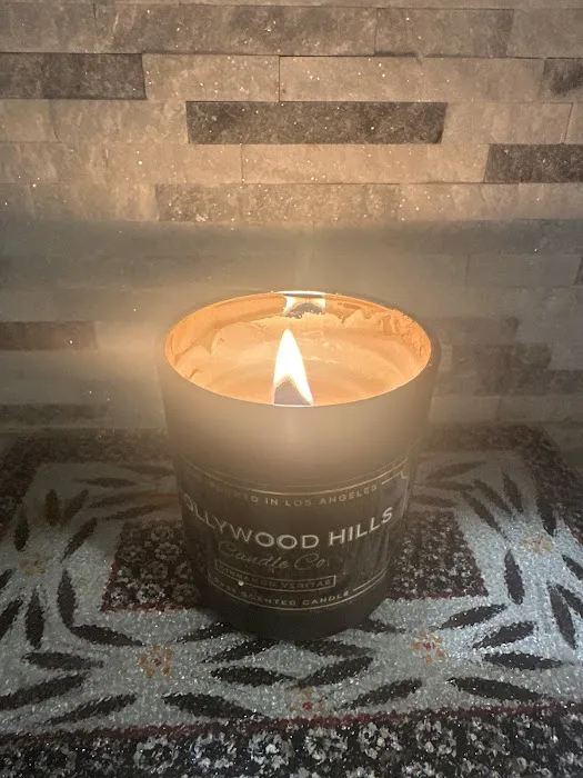 Hollywood Hills Candle Co. 1