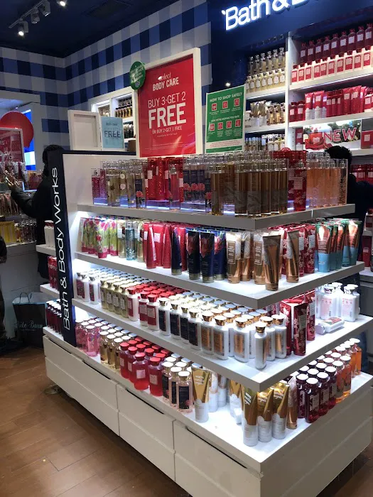 Bath & Body Works 1