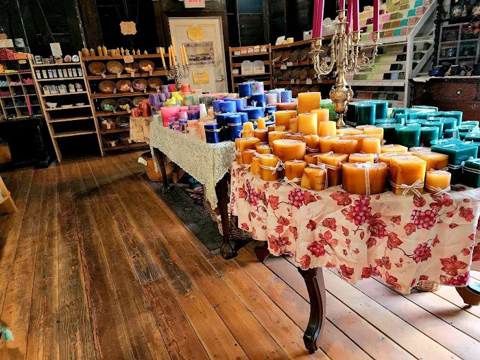 Seven Sisters Soap & Candle Co. 9