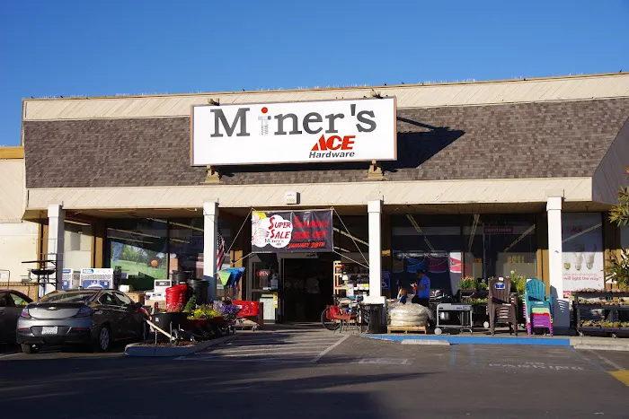 Miner's Ace Hardware 9