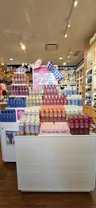 Bath & Body Works 1