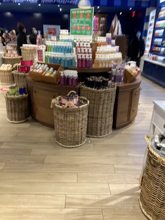 Bath & Body Works 2