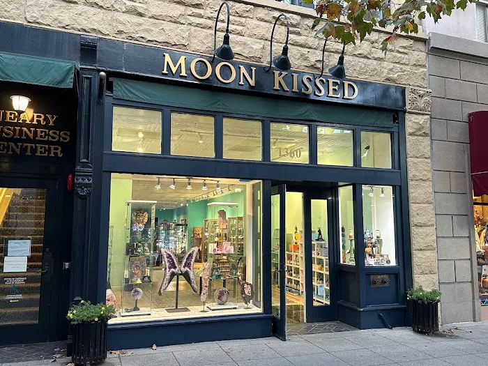 Moon Kissed 0