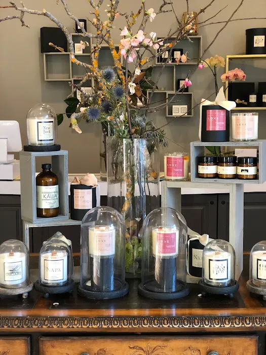 Olfactorie Candles Apothecary & Spa 5