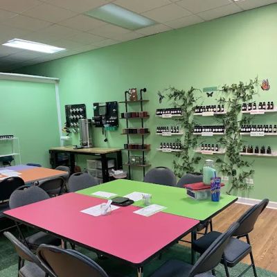 Seleta Scents - Your Neighborhood Candle Bar