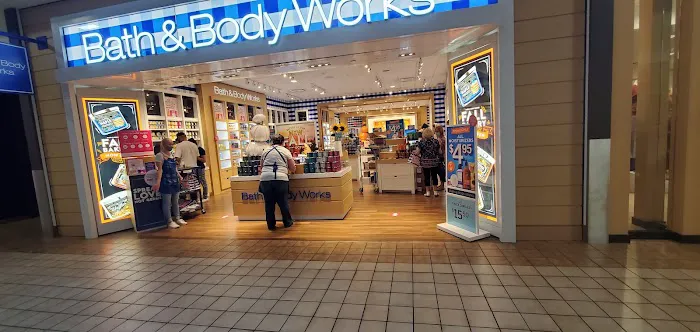 Bath & Body Works 1