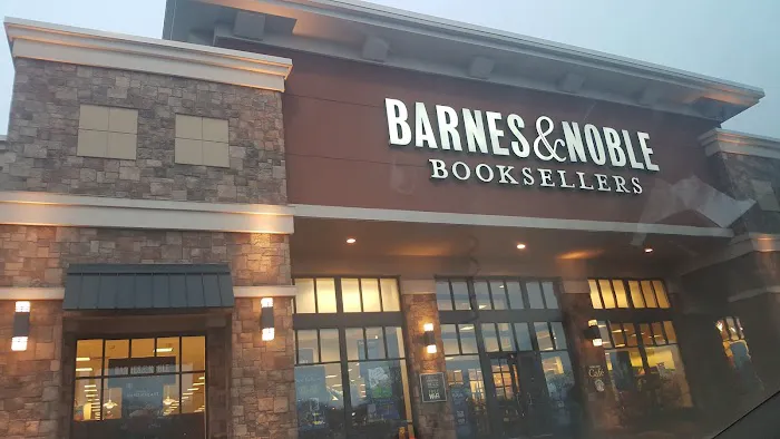 Barnes & Noble 6