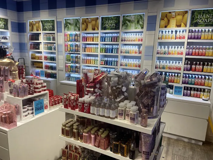 Bath & Body Works 4