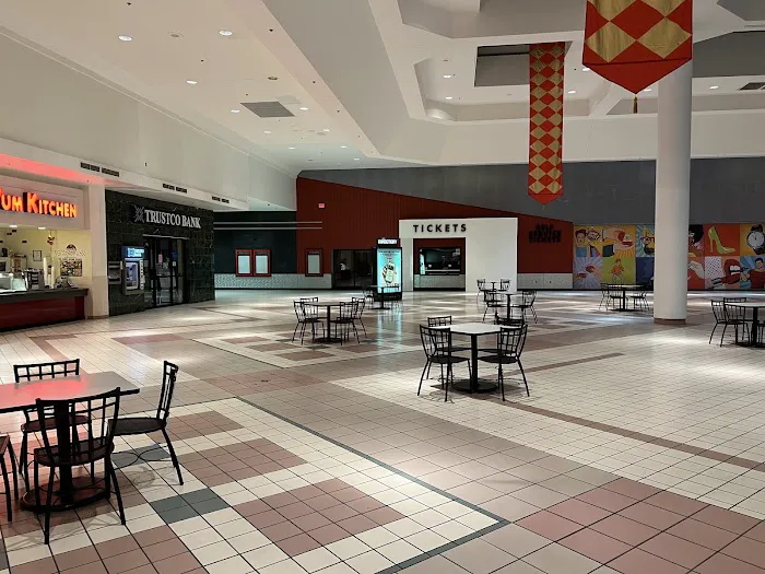 Wilton Mall 8