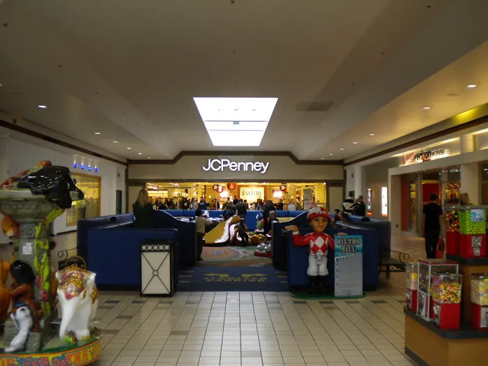 Wilton Mall 6