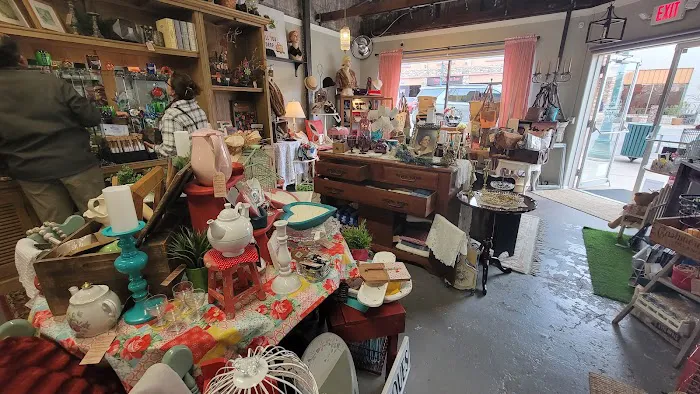 Shabby Chic Boutique on Main 6