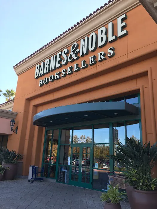 Barnes & Noble 7