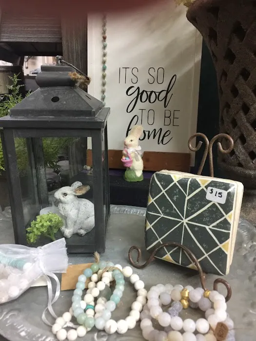 Four Corners Custom Frame Shoppe & Home Decor 7