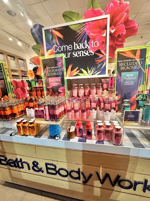 Bath & Body Works 4