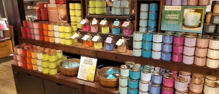 The White Barn Candle Co. 7