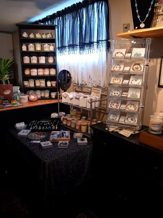 ~ Scents & Color Candle Boutique ~ 5