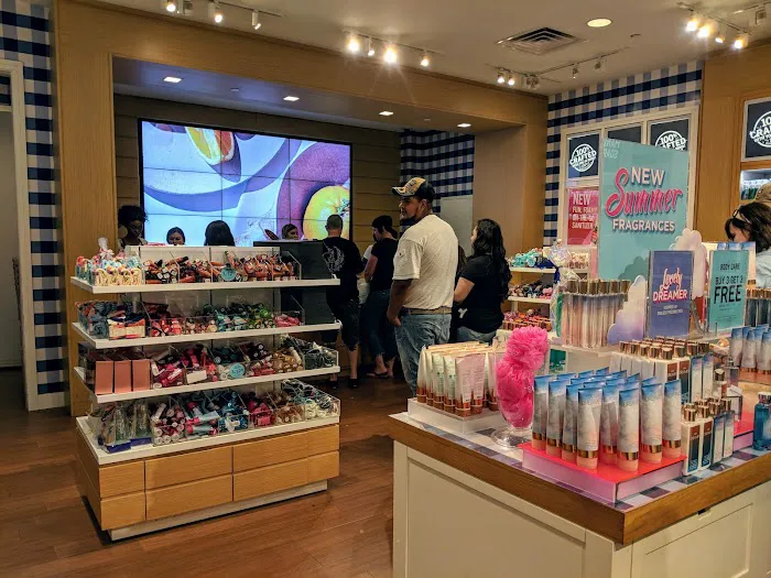 Bath & Body Works 2