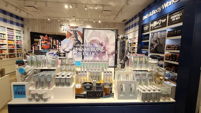 Bath & Body Works 1